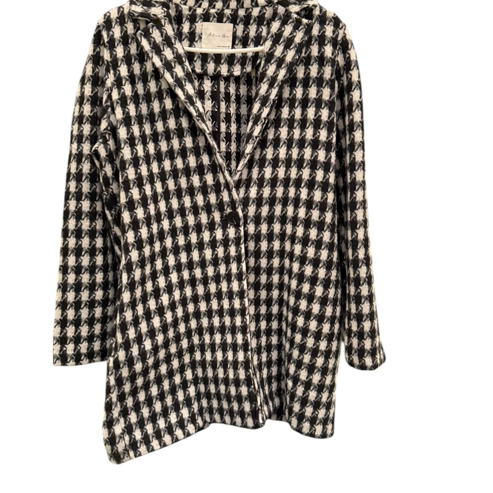 Black and White Houndstooth blazer with pockets